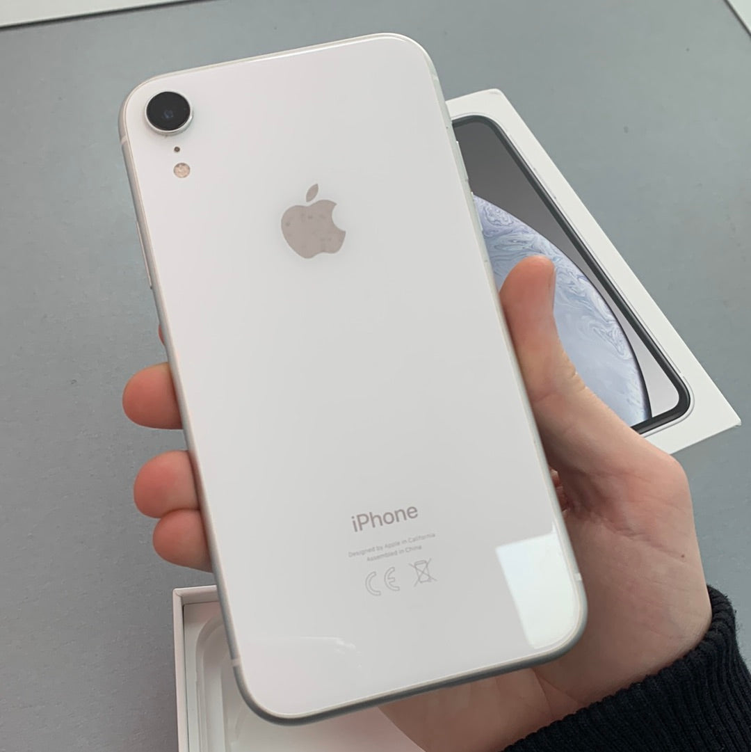 Apple iPhone XR White 64GB Unlocked - 89% Battery Health